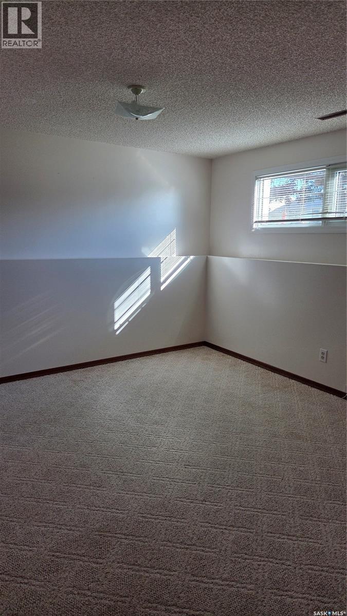 1546 Hochelaga STREET W, Moose Jaw — photo 18