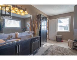 460 Sunset Link, Crossfield, AB T0M0S0 Photo 38