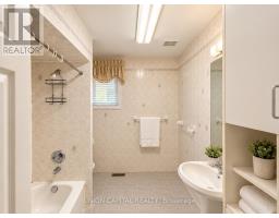 21 Strawberry Hills Drive, Toronto, ON M1V3X9 Photo 18