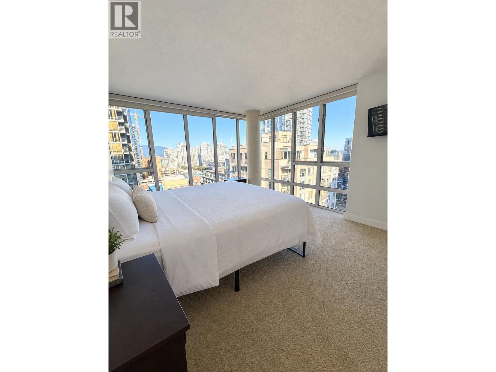 Photo 17 of 22