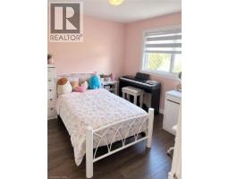Great room - 73 Larkspur Crescent, Kitchener, ON N2M4W8 Photo 8