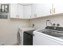 Bathroom - 43 840 Craigflower Rd, Esquimalt, BC V9A2X1 Photo 11