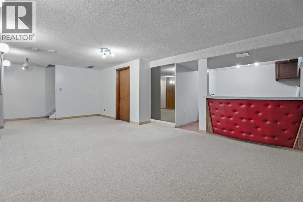 135 Queensland Road SE - photo 38