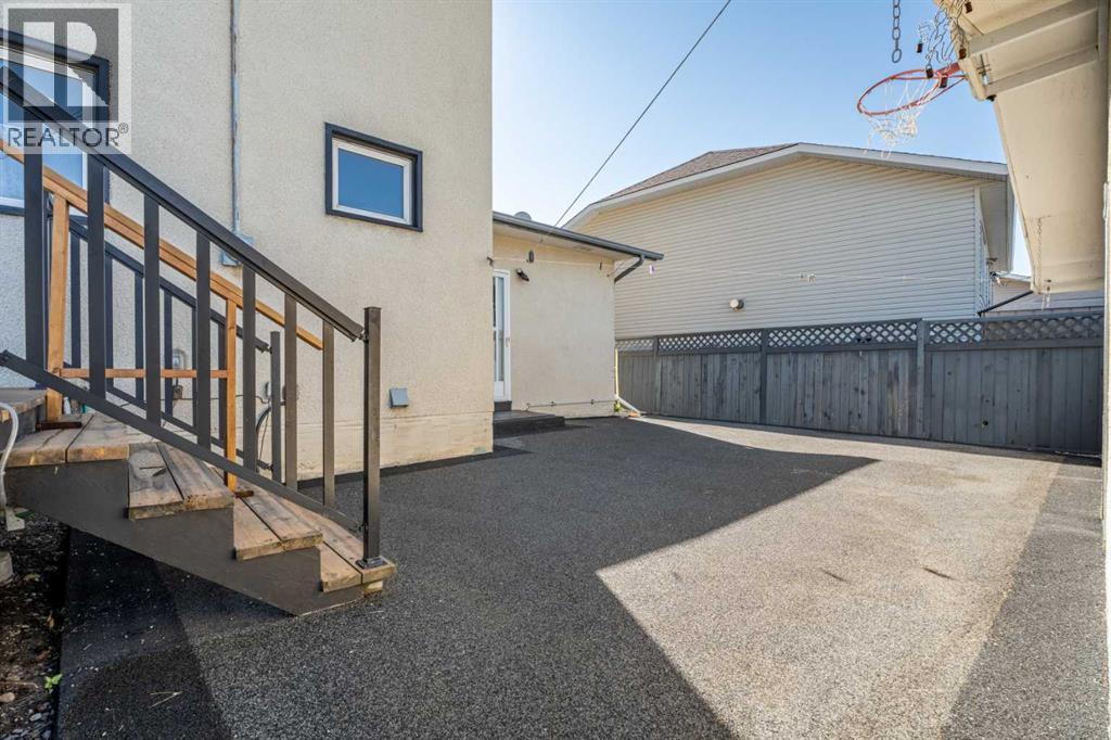 135 Queensland Road SE - photo 41