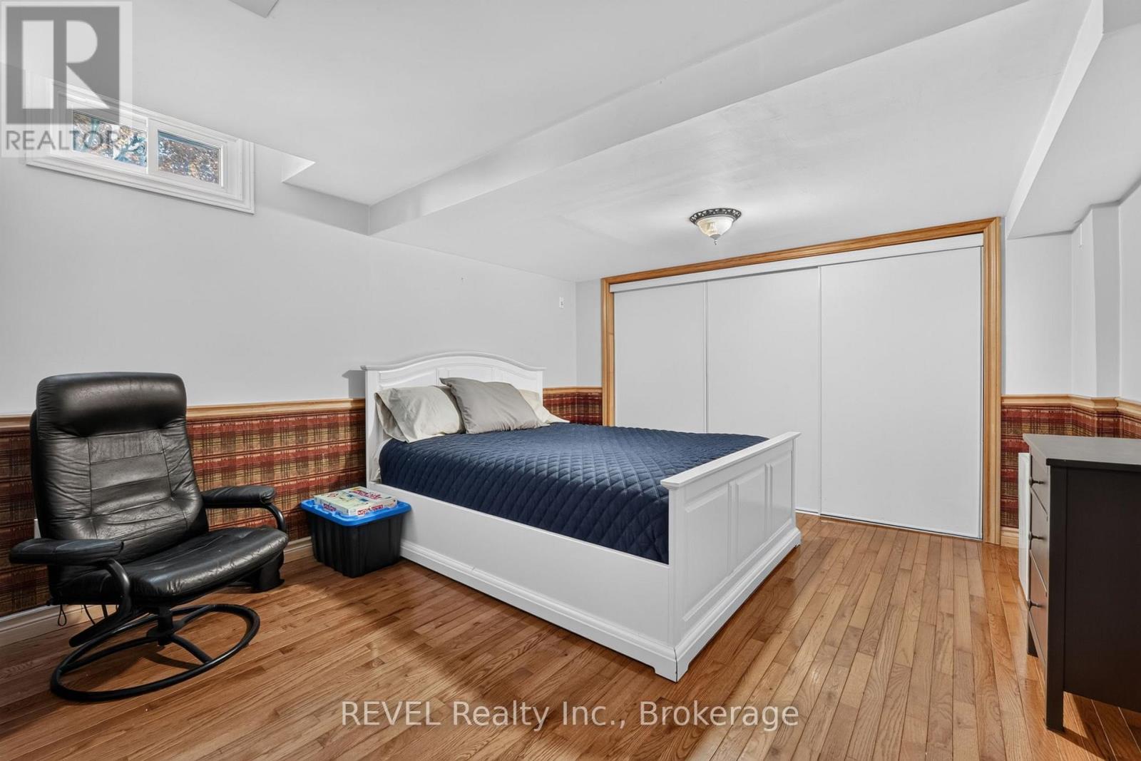 10 MEADOWBROOK LANE - 42