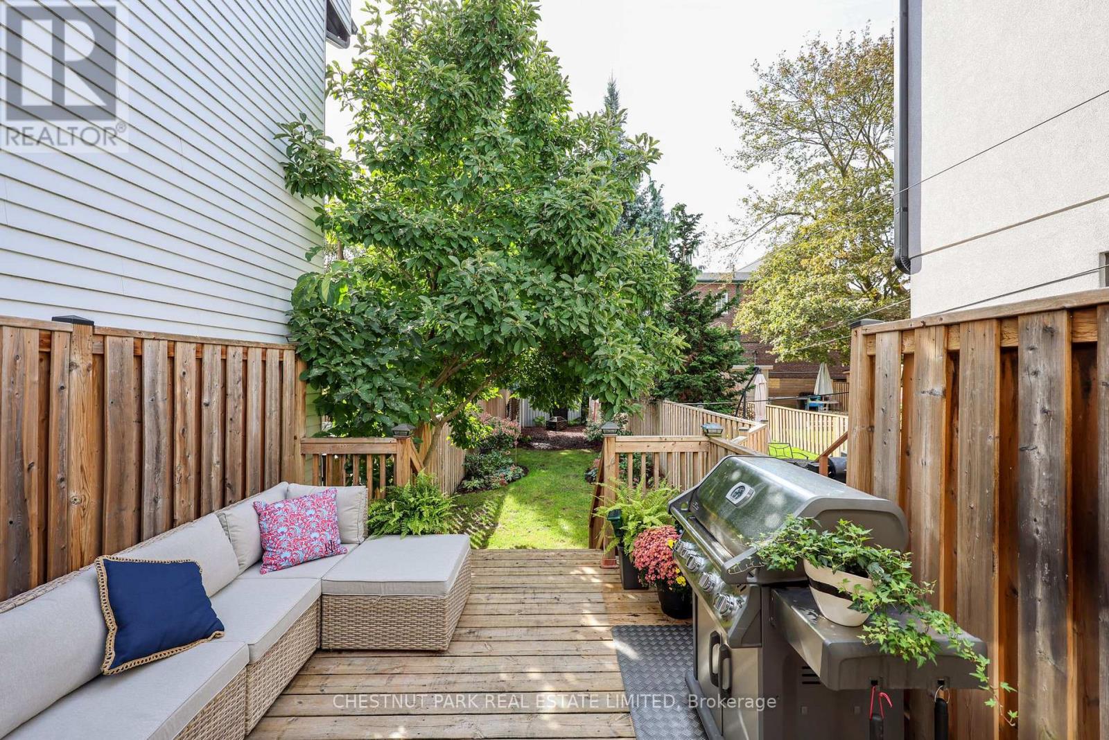 413 HILLSDALE AVENUE E - Image 30