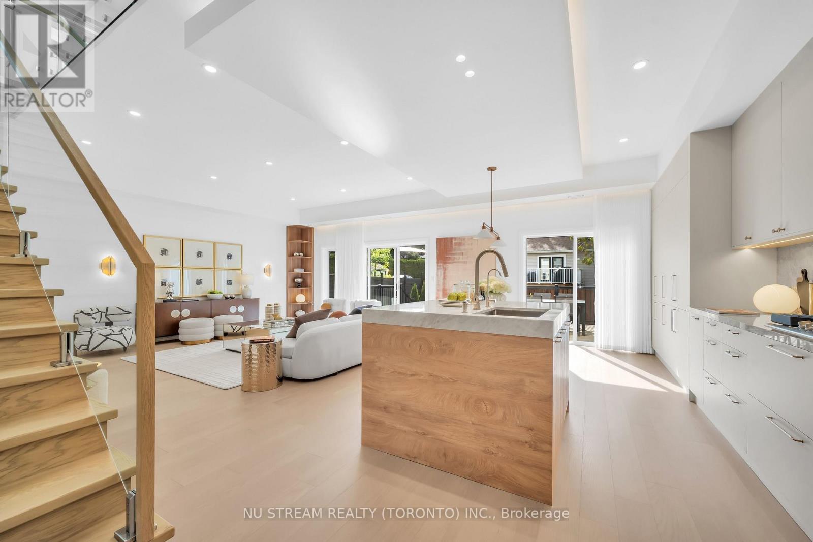 323 WINNIFRED DRIVE, Georgina (Keswick South) — photo 7