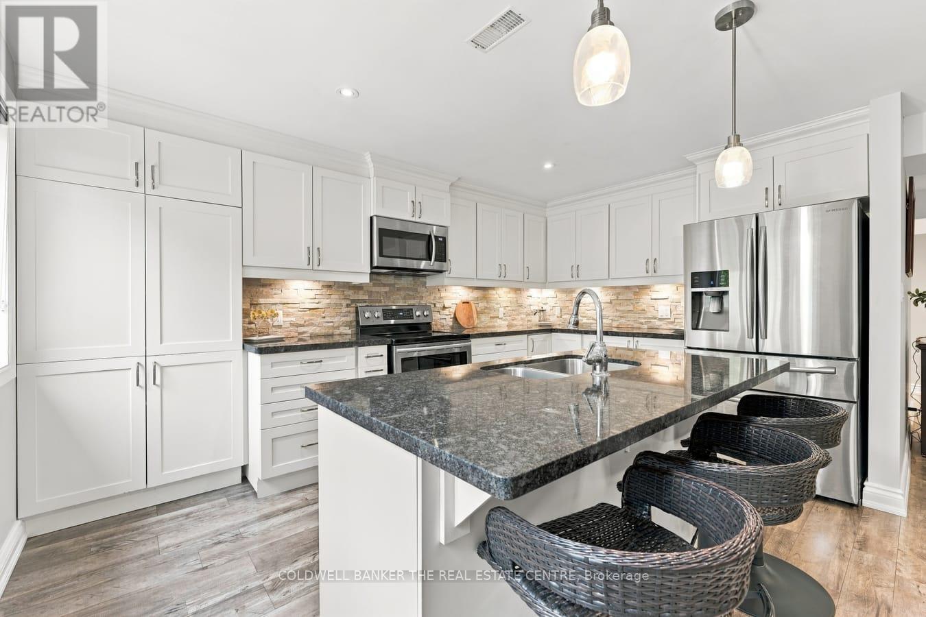 25 MANOR FOREST ROAD - 32