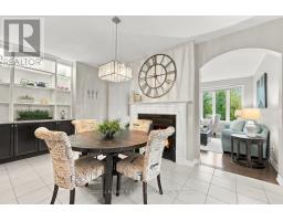 Foyer - 25 Manor Forest Road, East Gwillimbury, ON L0G1M0 Photo 11