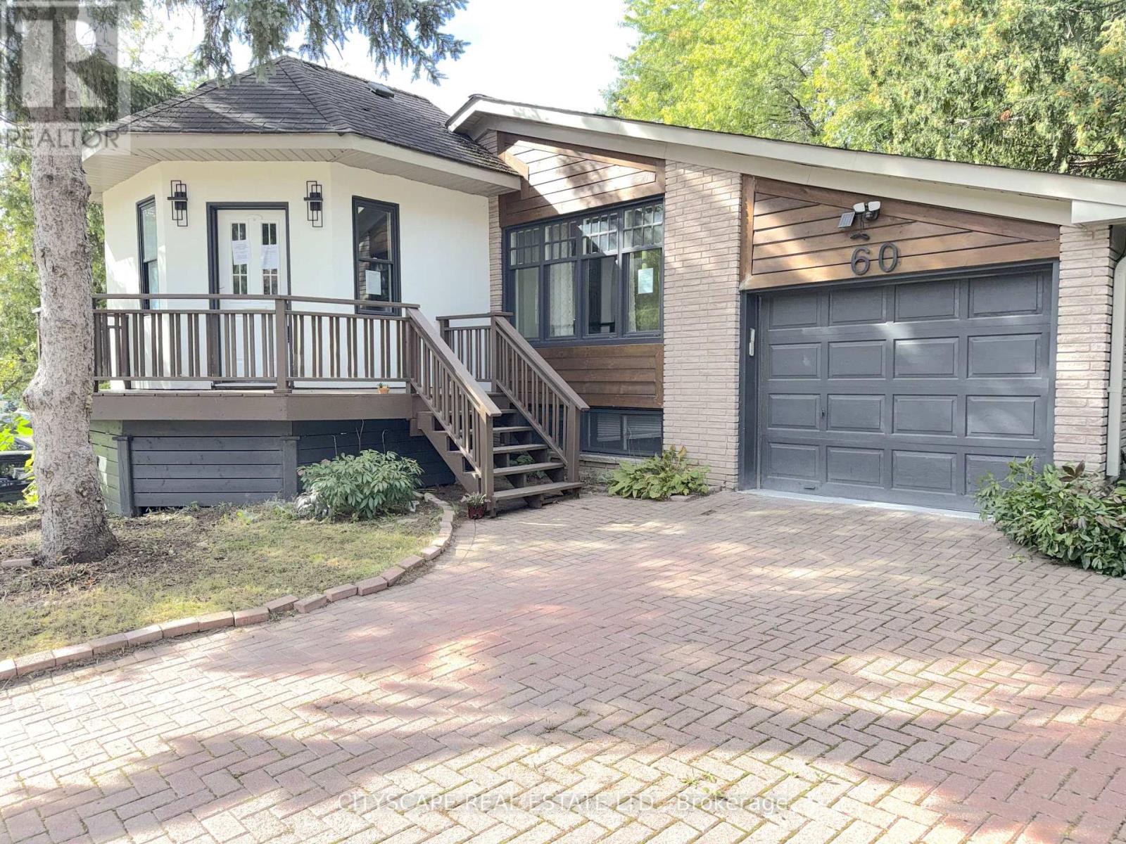 60 HILLVIEW DRIVE, Newmarket (Bristol-London) — photo 2