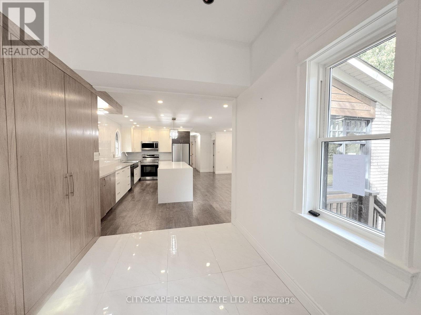 60 HILLVIEW DRIVE, Newmarket (Bristol-London) — photo 8