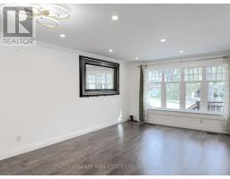 Bedroom 2 - 60 Hillview Drive, Newmarket, ON L3Y4H9 Photo 15