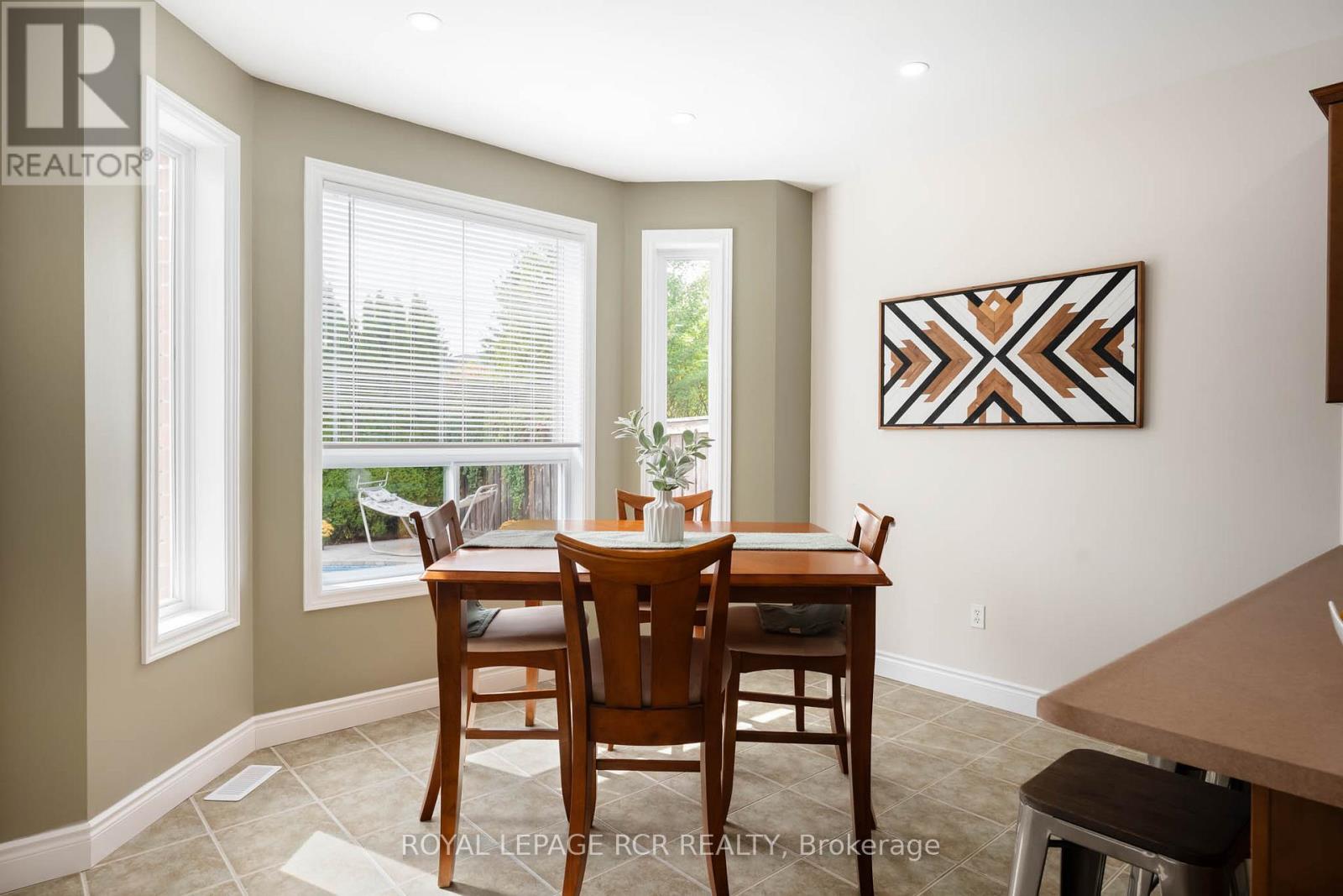 12 MAUDE COURT - 5