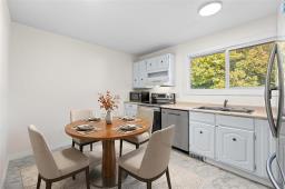 Kitchen - 114 Quincy Bay, Winnipeg, MB R3T4M6 Photo 7