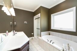 35 Old Orchard Road, East St Paul, MB R2E0L4 Photo 18