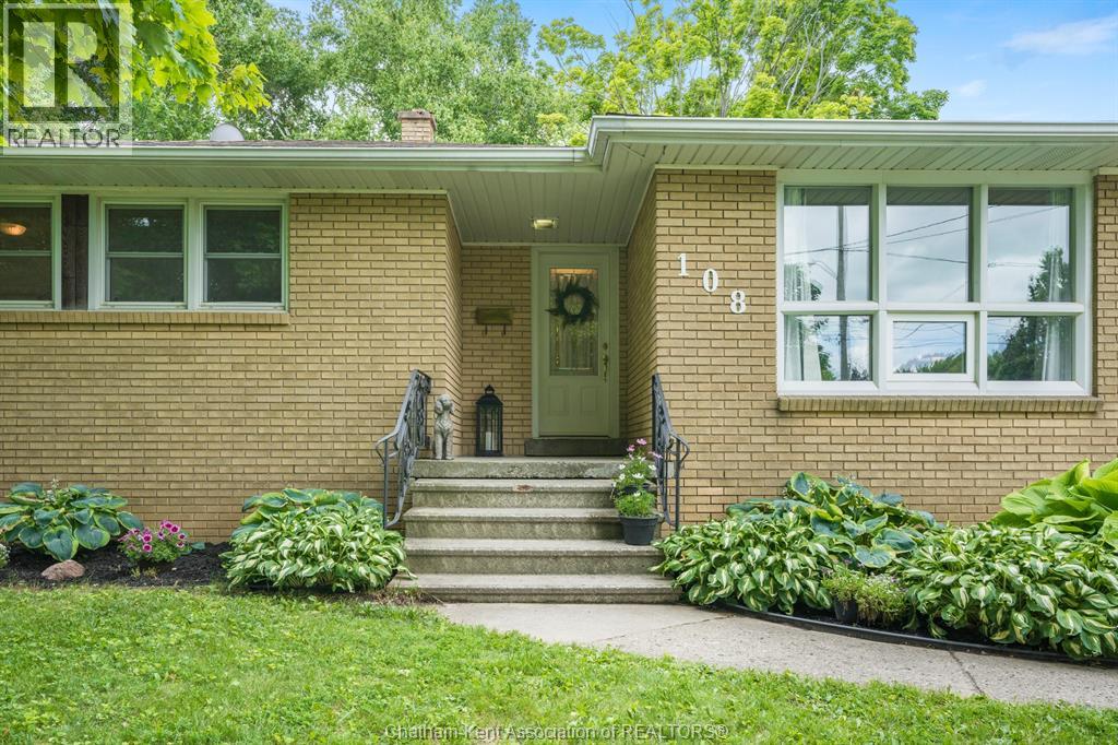 108 Faubert Drive, Chatham, Ontario, N7M2Y4, Chatham, Ontario — photo 2 of 5