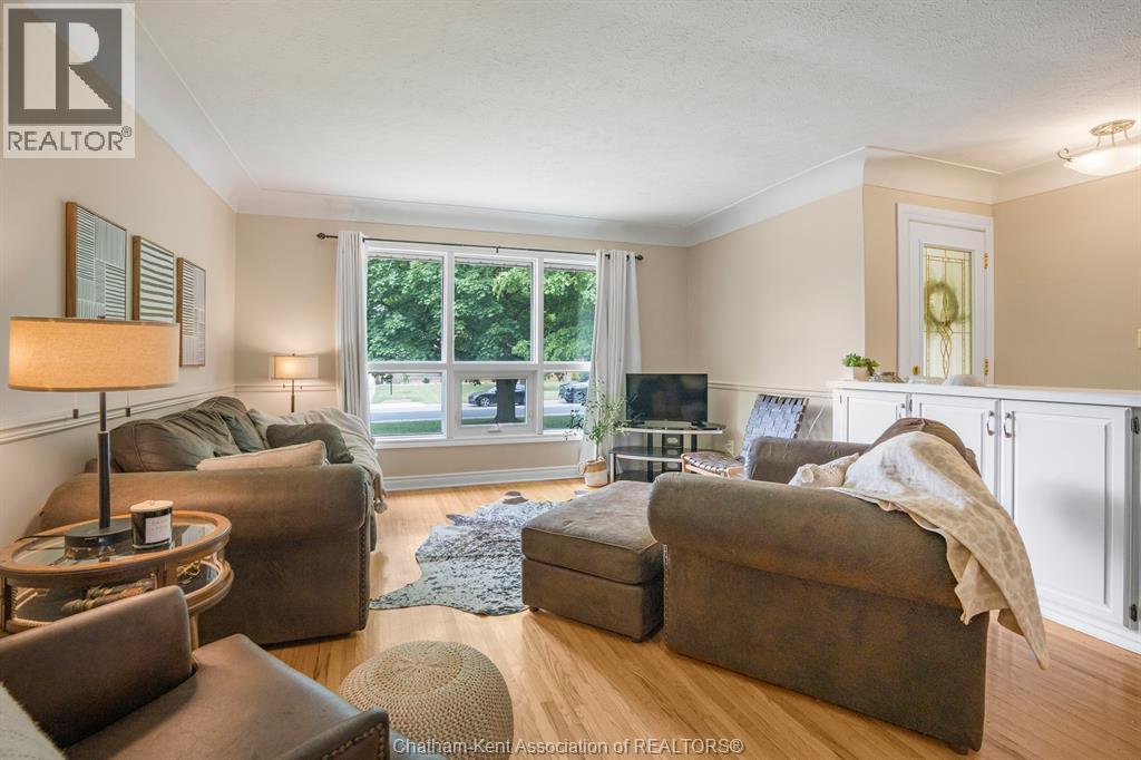 108 Faubert Drive, Chatham, Ontario, N7M2Y4, Chatham, Ontario — photo 4 of 5