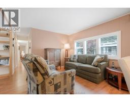 Living room - 22220 Charing Cross Road, Chatham, ON N7M5V8 Photo 8