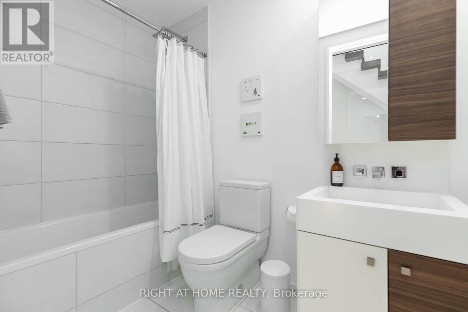248 MANNING AVENUE - 41