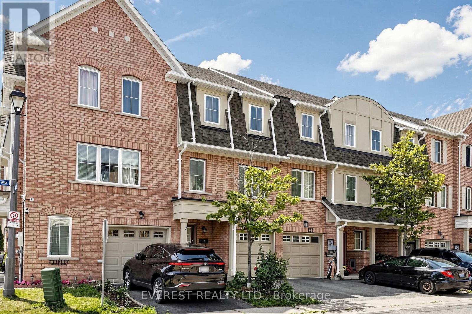 Photo of 121 JENKINSON WAY