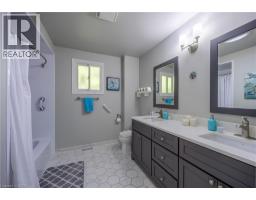 5pc Bathroom - 307 Orkney Street W, Caledonia, ON N3W1A3 Photo 6