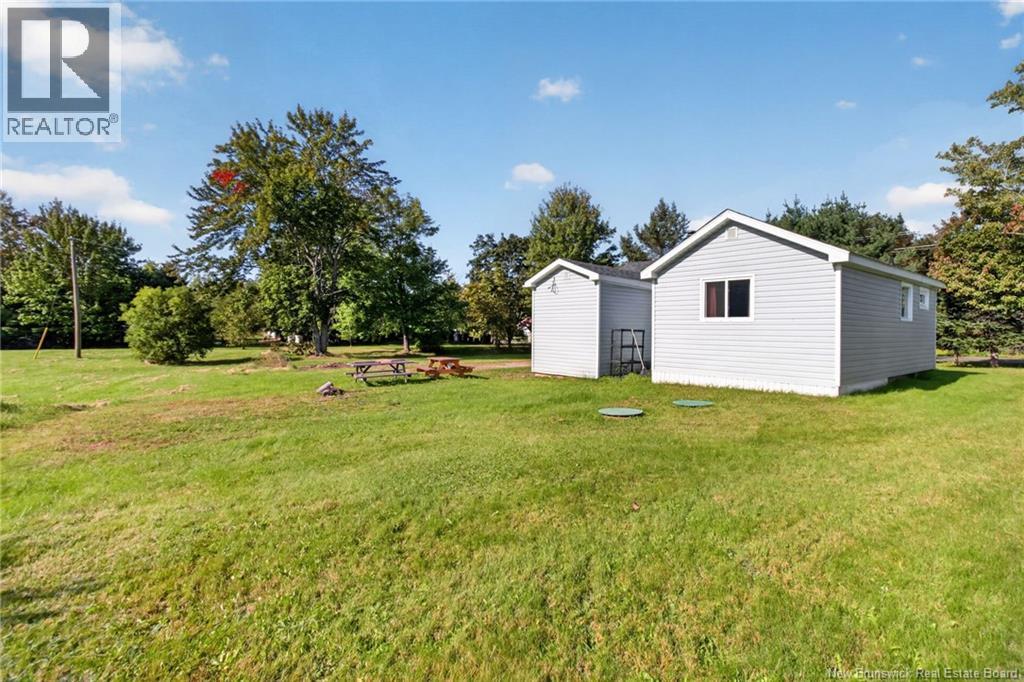 14 Salisbury Back Road - 21