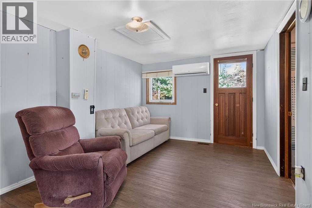 14 Salisbury Back Road - Image 13