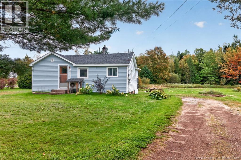 14 Salisbury Back Road - 1
