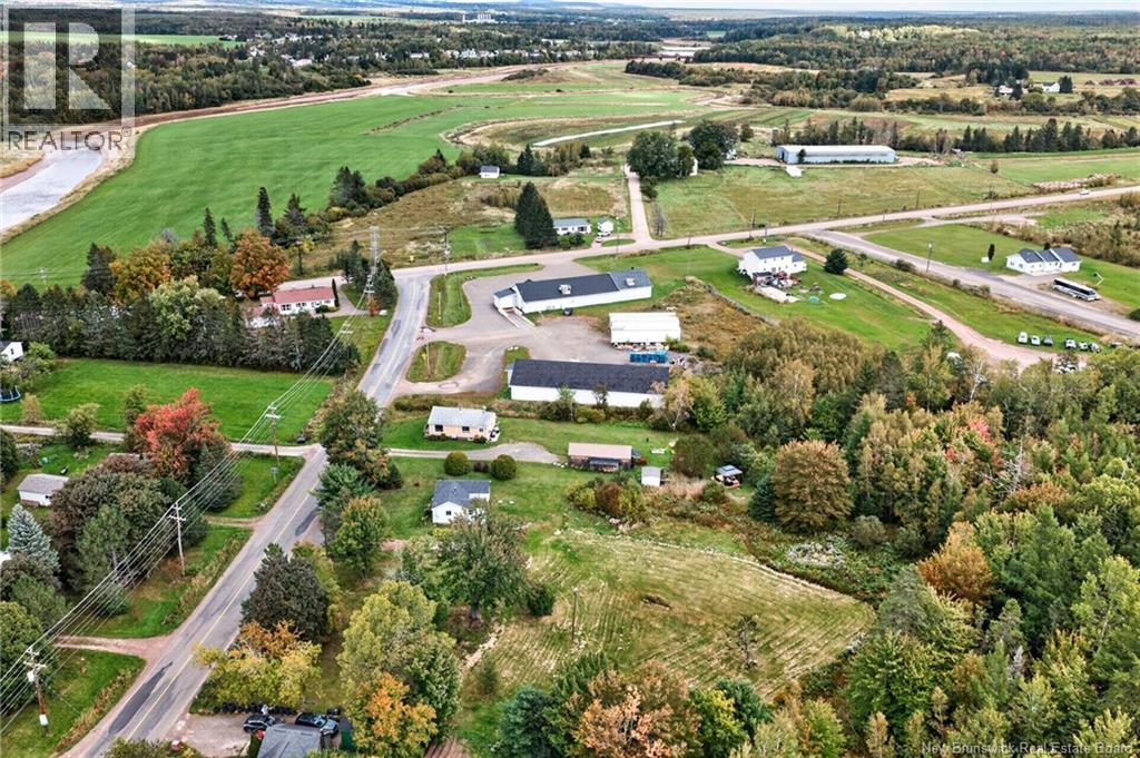 14 Salisbury Back Road - 26