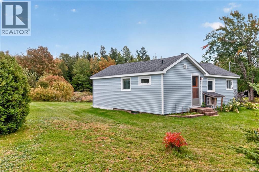 14 Salisbury Back Road - 19
