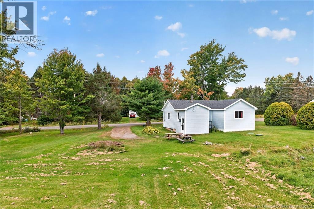 14 Salisbury Back Road - Image 17