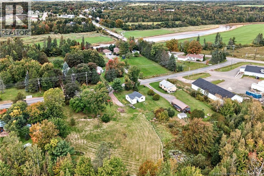 14 Salisbury Back Road - 25