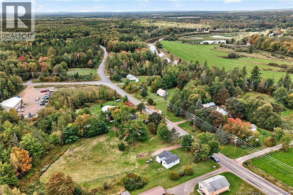 14 Salisbury Back Road - 31