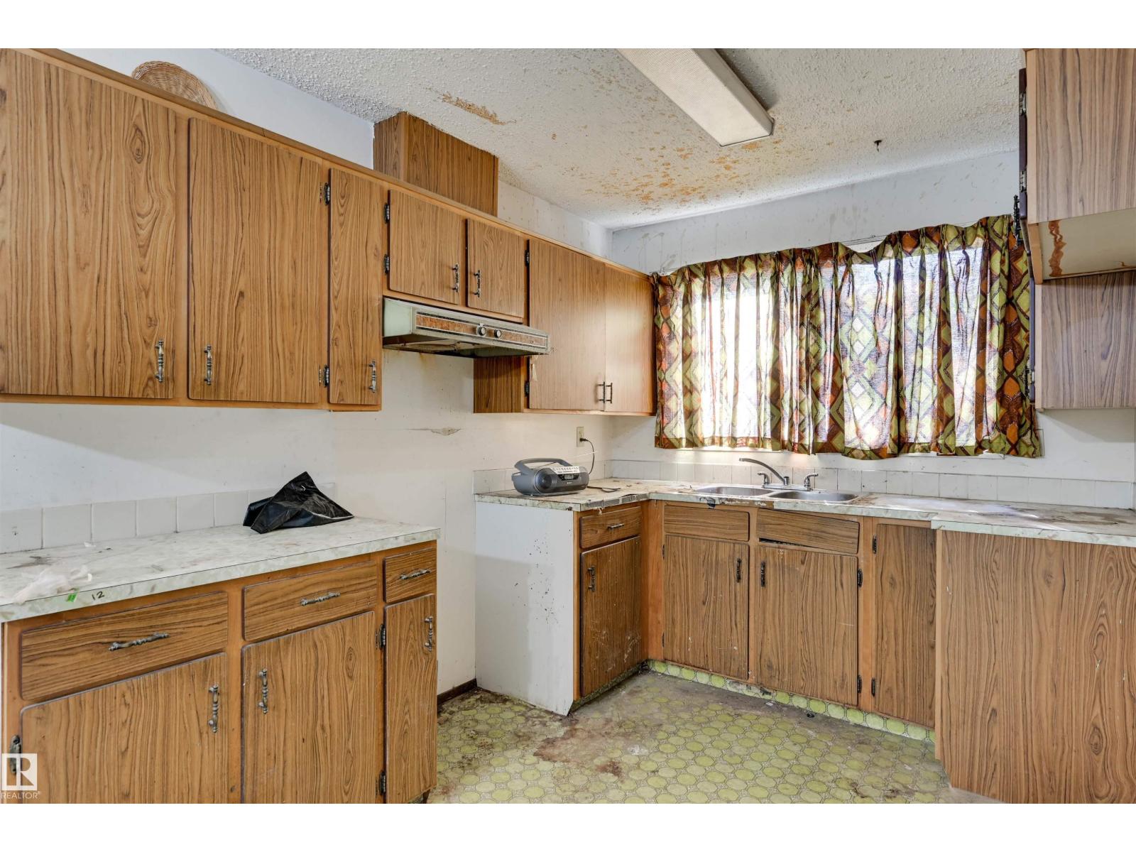 3813 134 AV NW - 13