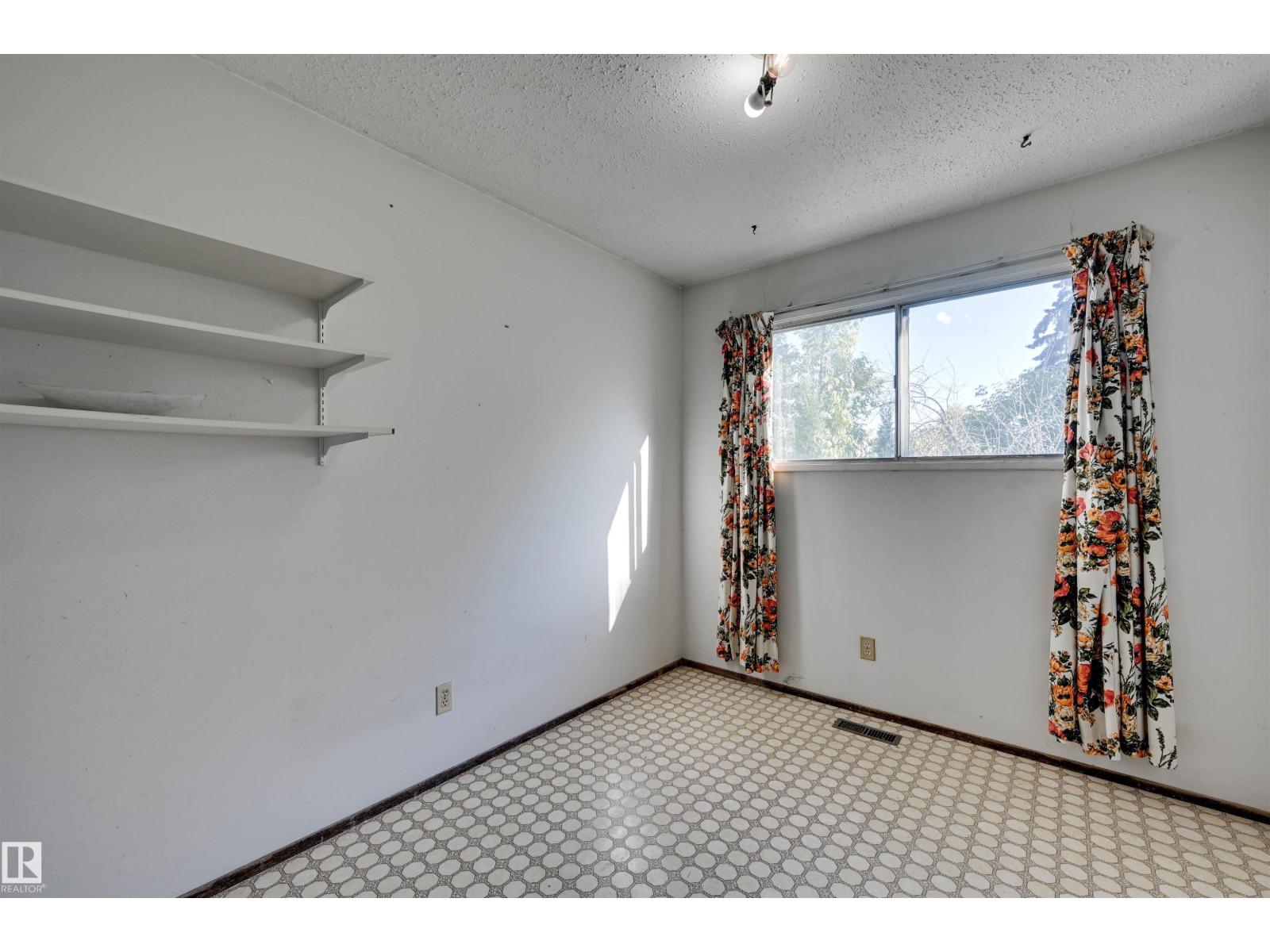 3813 134 AV NW - 21