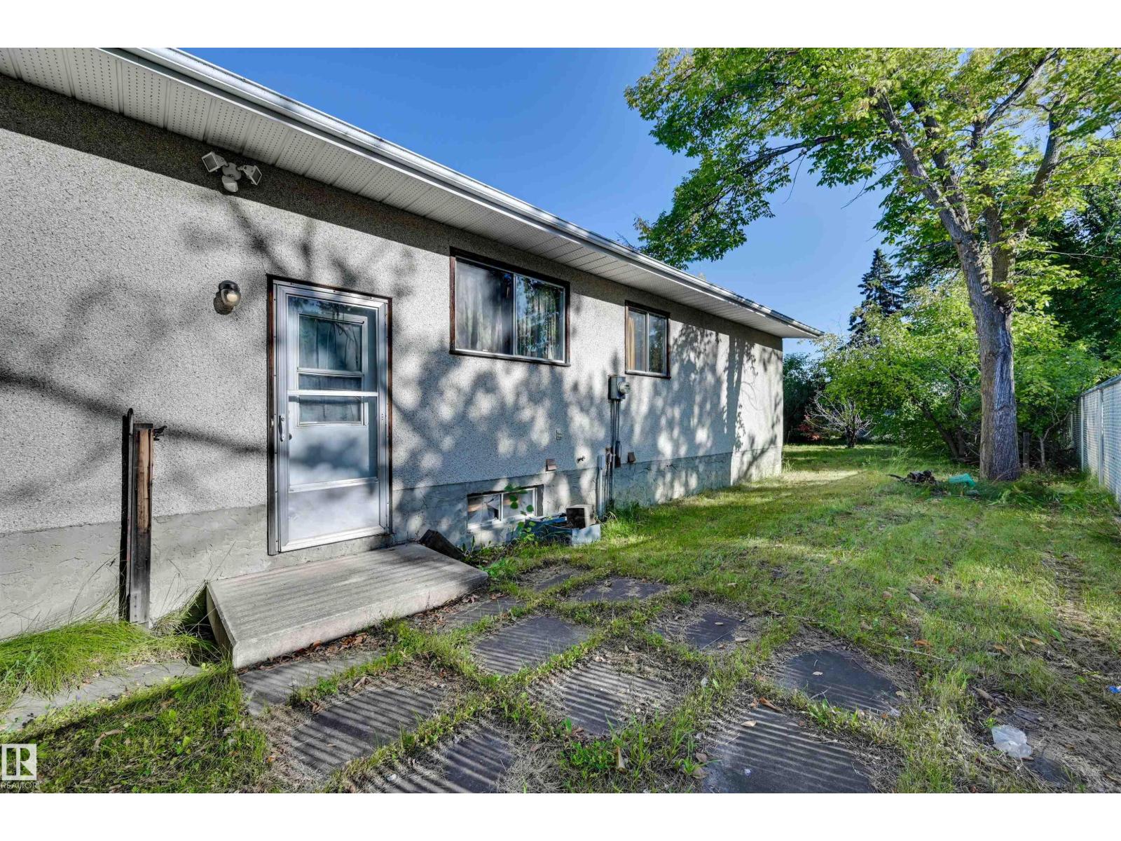 3813 134 AV NW - 32