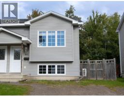 142 Jordan Crescent, photo 2
