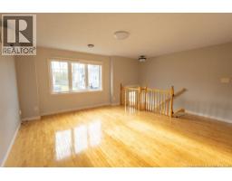 142 Jordan Crescent, photo 3