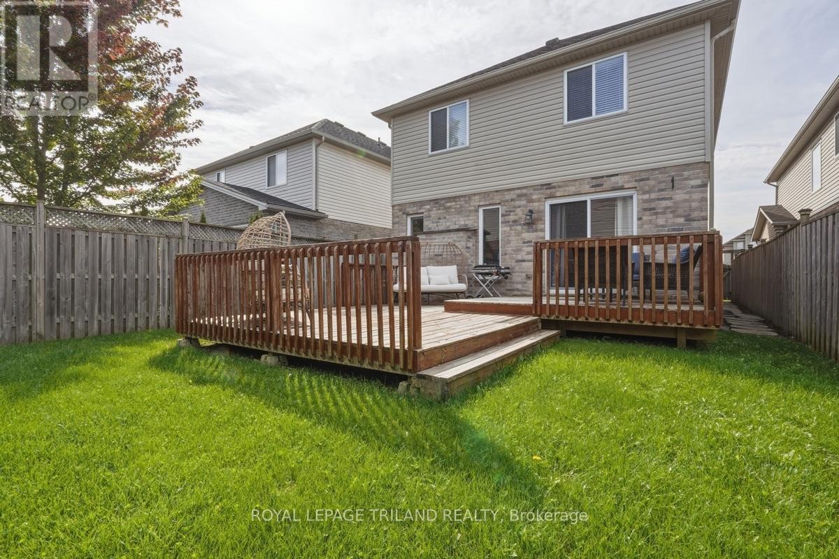1536 GREEN GABLES ROAD - 36