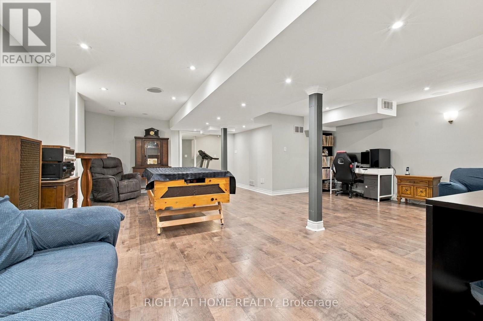 212 BACHMAN DRIVE - 29