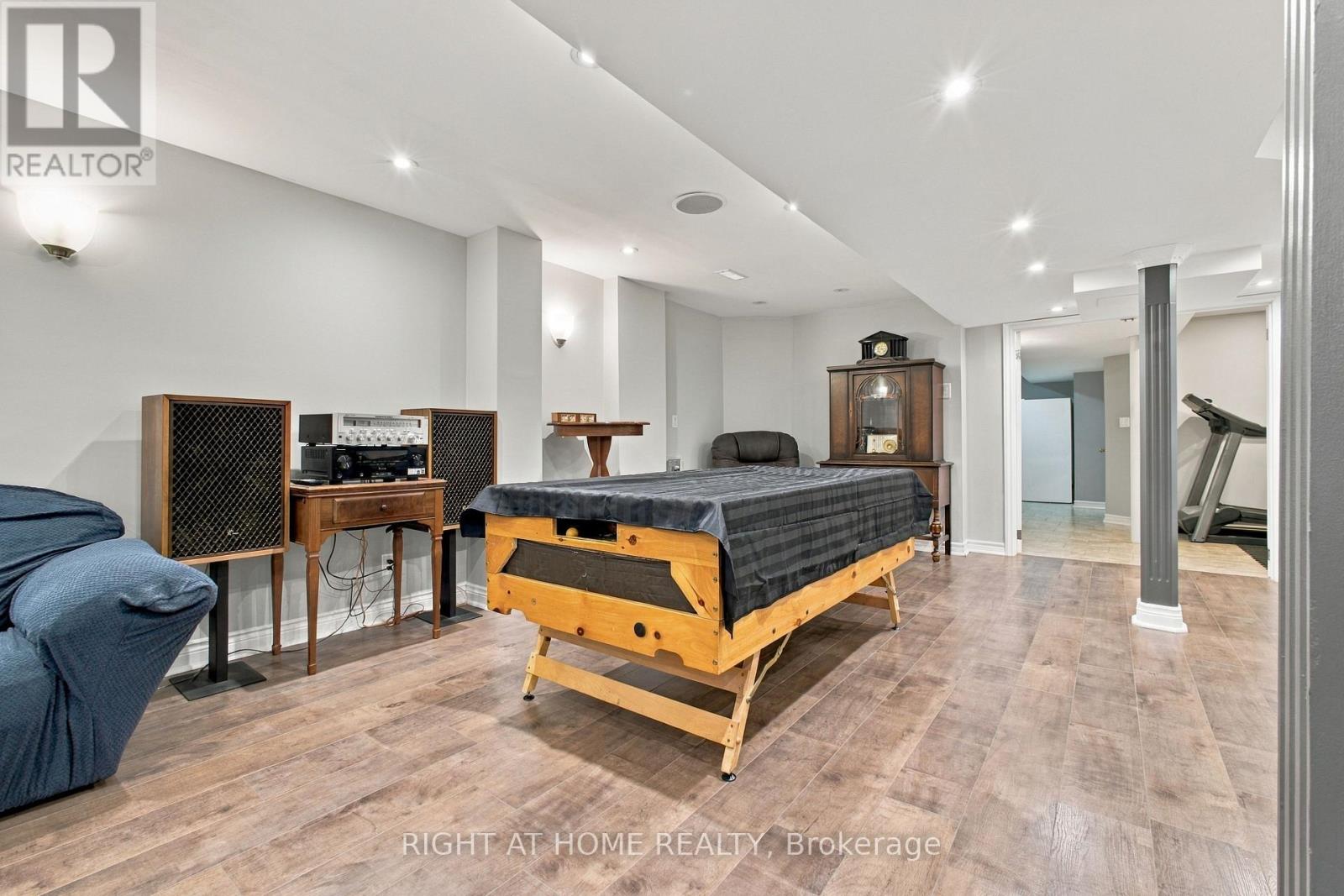 212 BACHMAN DRIVE - 30