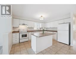 Bathroom - 526 Thornview Place, Waterloo, ON N2T2V9 Photo 9