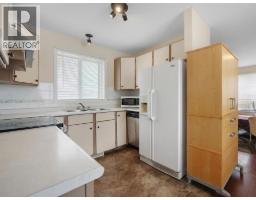 2714 74 Avenue SE - photo 5