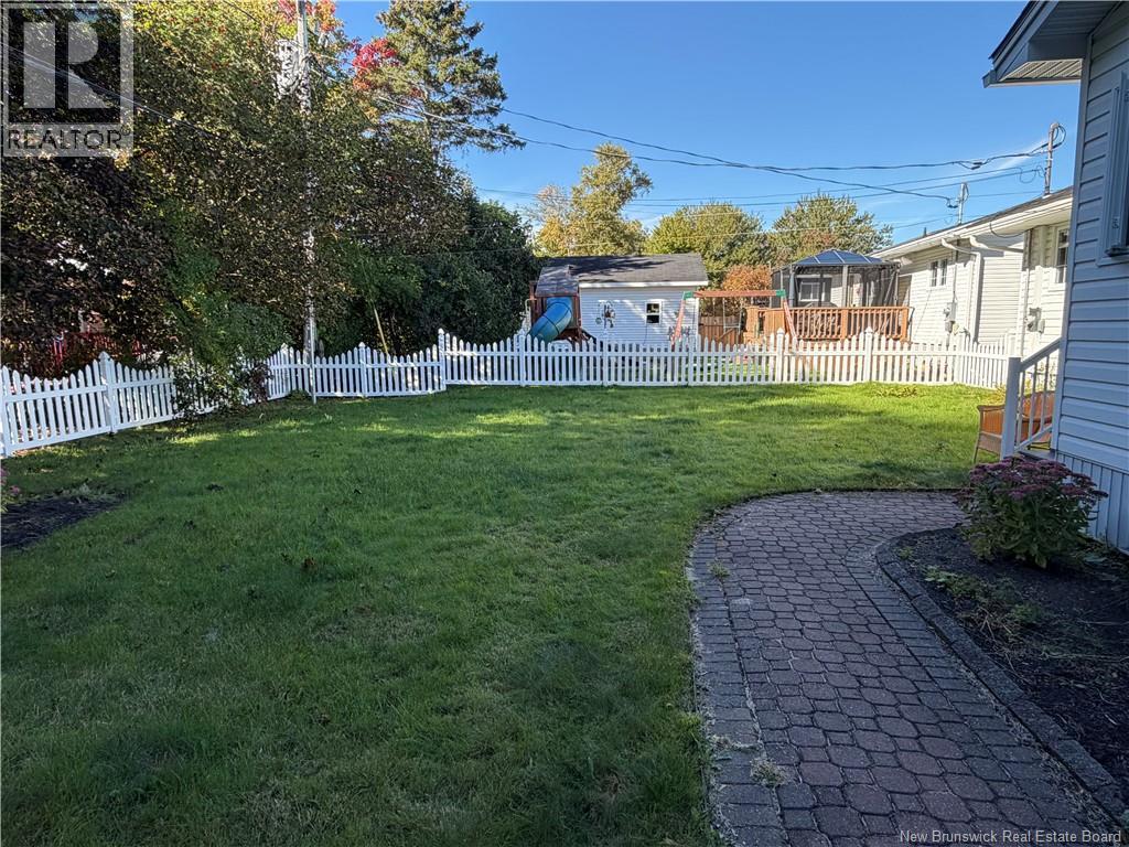 36 Lindsay - Image 24