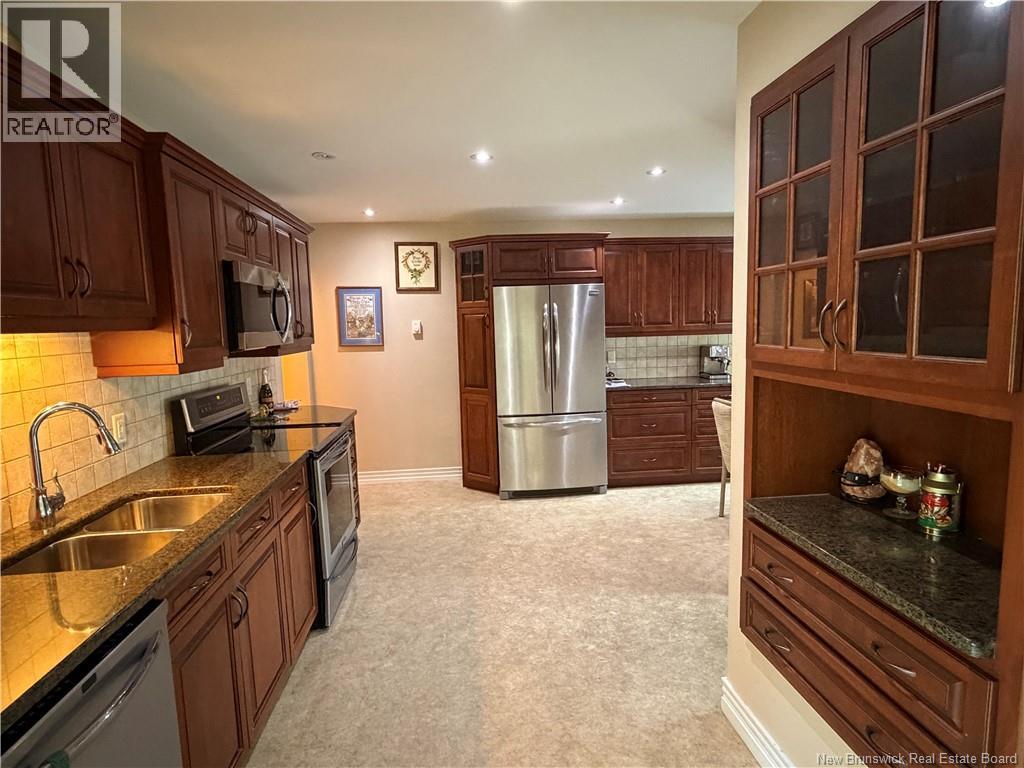 36 Lindsay - Image 3