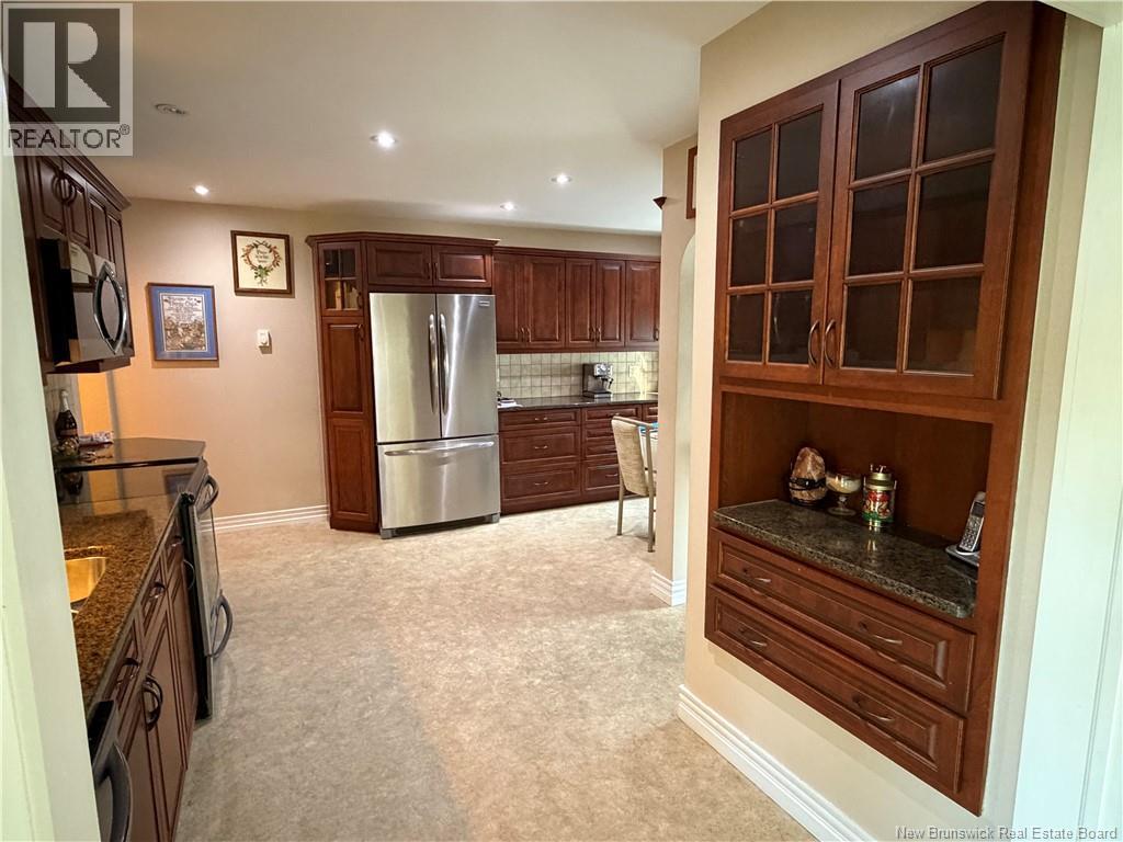 36 Lindsay - Image 4