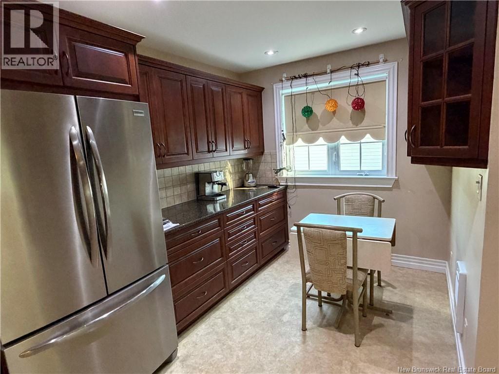 36 Lindsay - Image 5