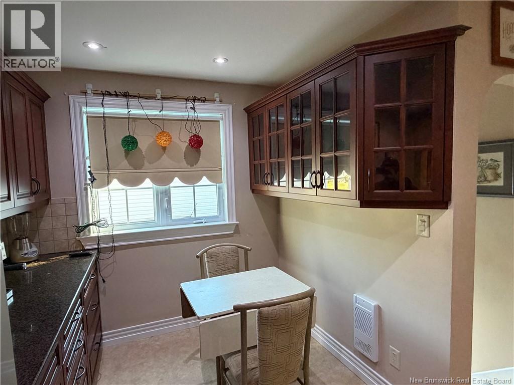 36 Lindsay - Image 6