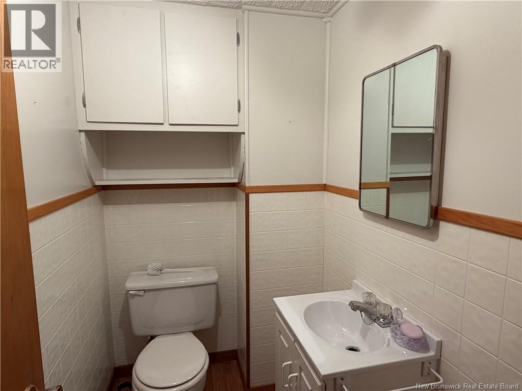 36 Lindsay - Image 20