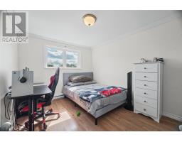44 Canada Drive thumbnail 13